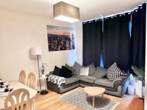 Awesome 4 Bed House in Manchester